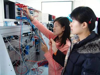 向最可愛的人,致敬!